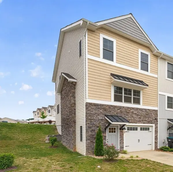 1528 Palomino Trl, Rockingham, VA 22801
