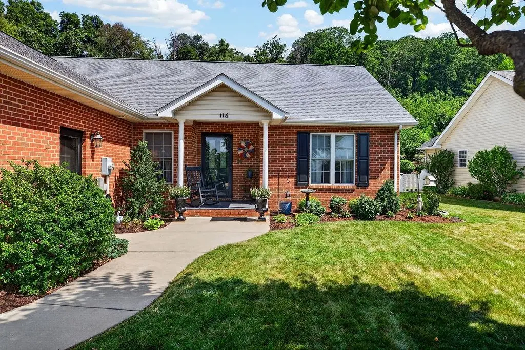 116 Red Oak Dr, Staunton, VA 24401 - #1