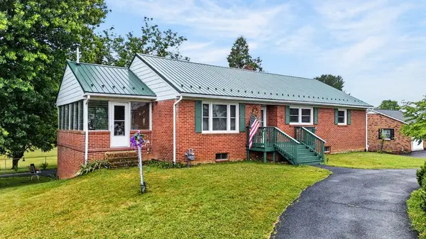 164 Tinkling Spring Rd, Fishersville, VA 22939