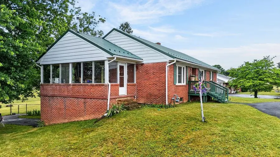 164 Tinkling Spring Rd, Fishersville, VA 22939 - #2