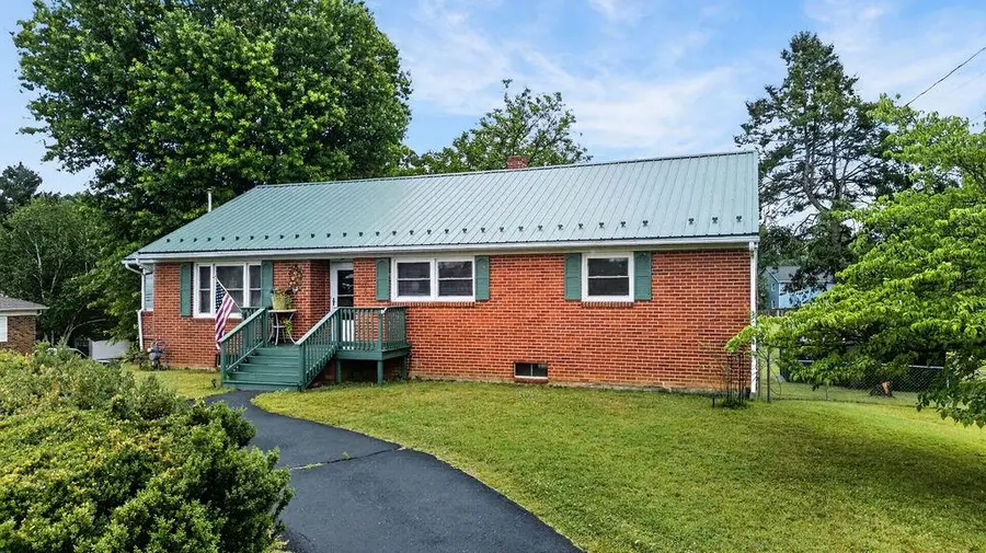 164 Tinkling Spring Rd, Fishersville, VA 22939 - #3