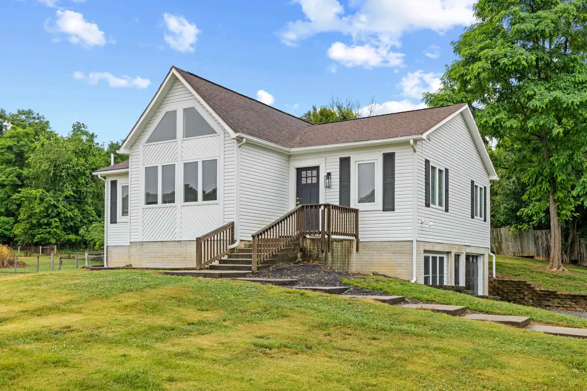 2425 Old Greenville Rd, Staunton, VA 24401 - #1