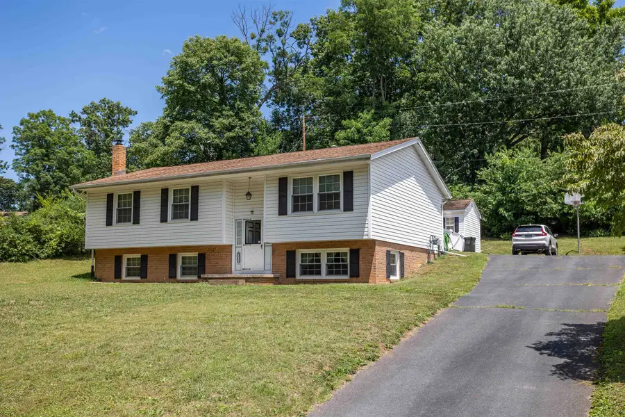 2513 Knollwood Dr, Staunton, VA 24401 - #2