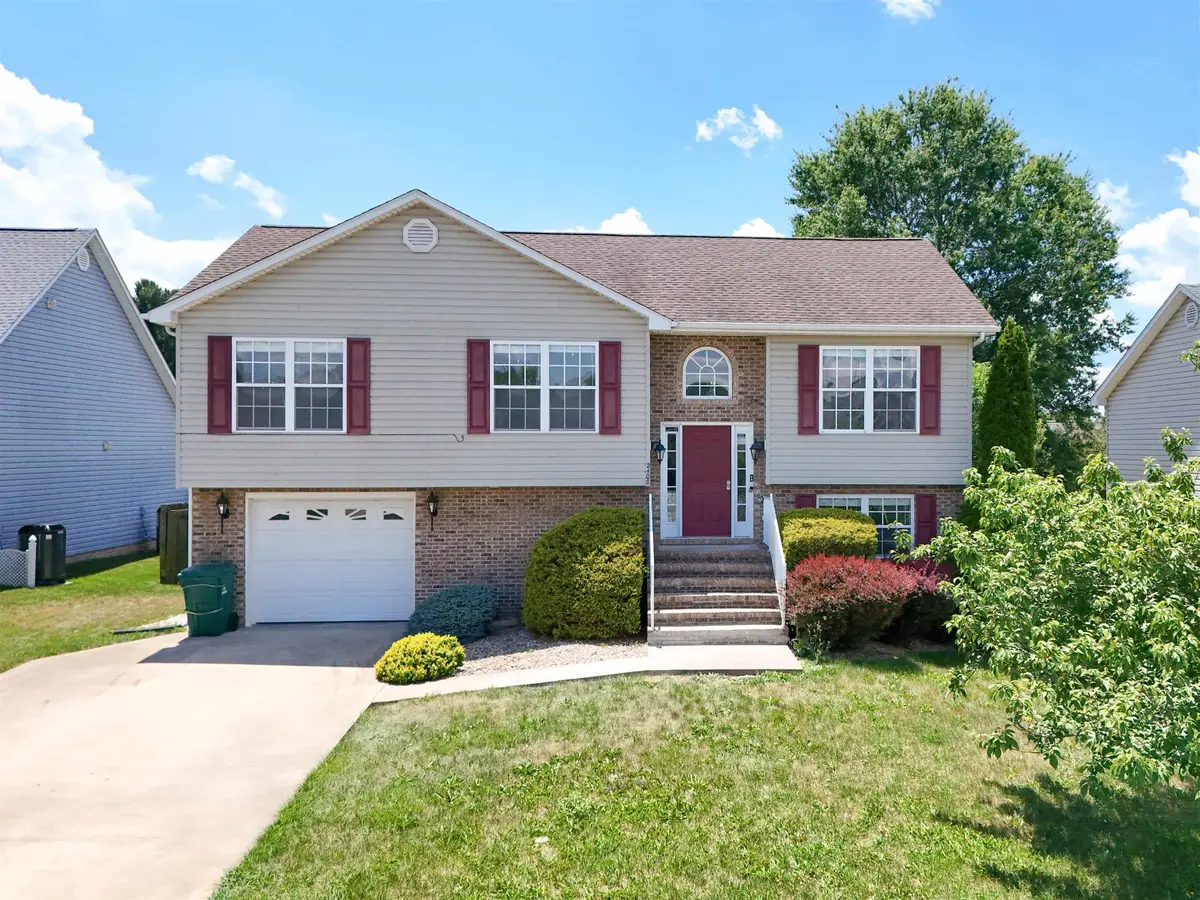 2408 Monroe St, Waynesboro, VA 22980 - #1