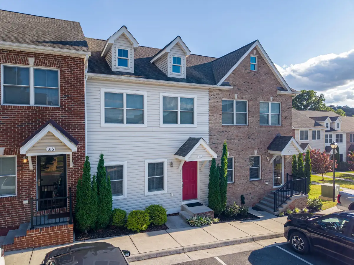 318 Sapphire Dr, Harrisonburg, VA 22801 - #1
