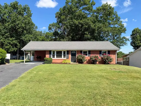39 View Dr, Stuarts Draft, VA 24477