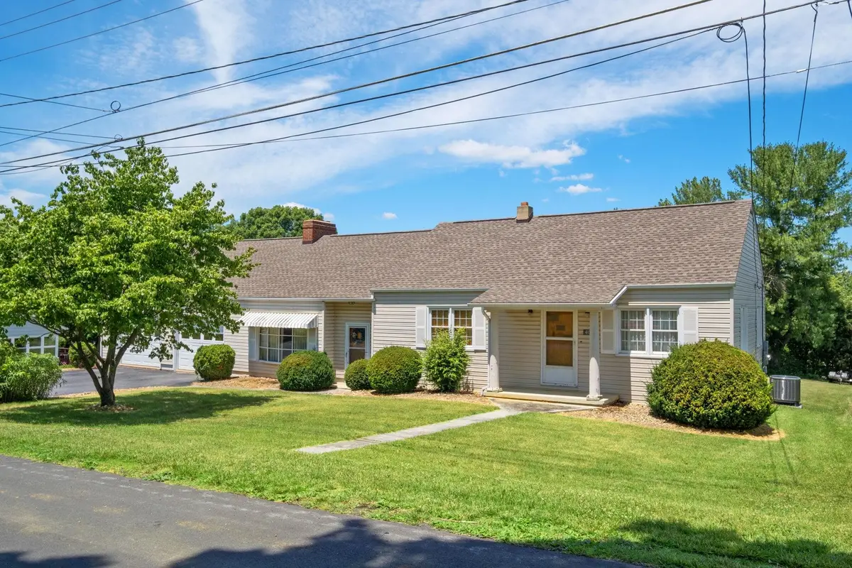40 Sunset Blvd, Staunton, VA 24401 - #1