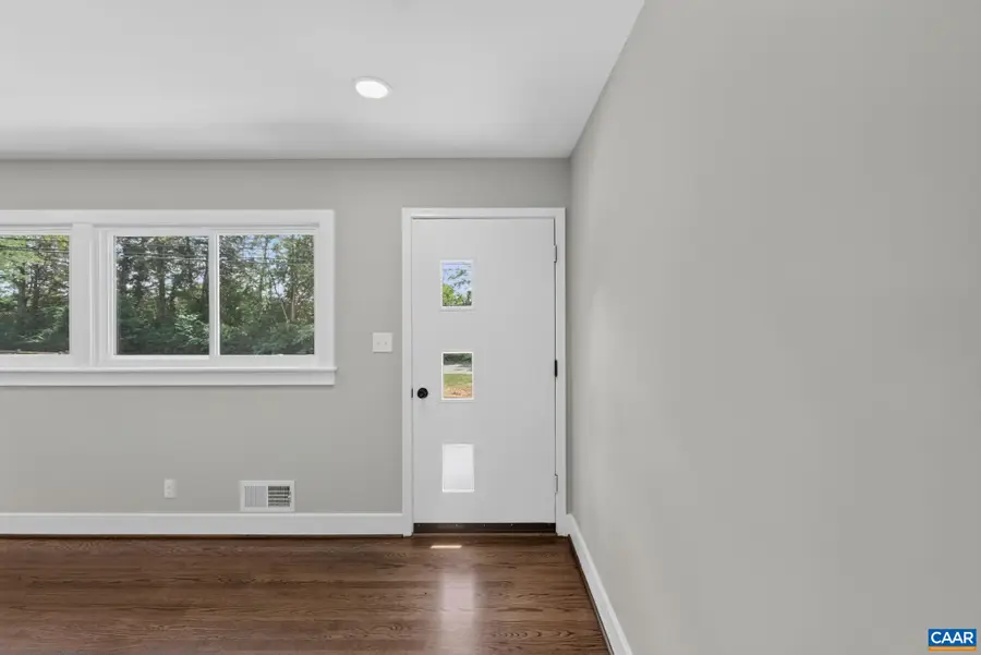 1546 Thomas Jefferson Pkwy, Charlottesville, VA 22902 - #3