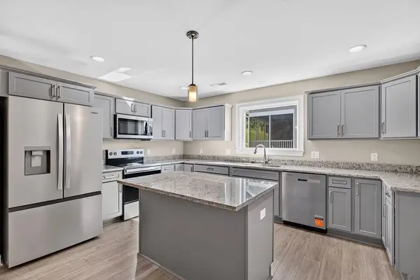 241 Lindburgh Dr, Waynesboro, VA 22980