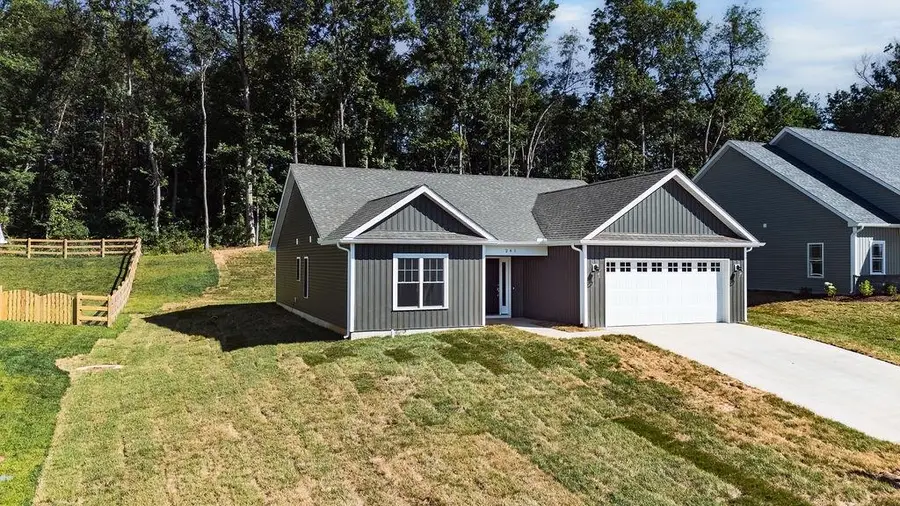 241 Lindburgh Dr, Waynesboro, VA 22980 - #2