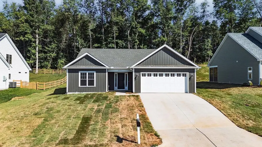 241 Lindburgh Dr, Waynesboro, VA 22980 - #3
