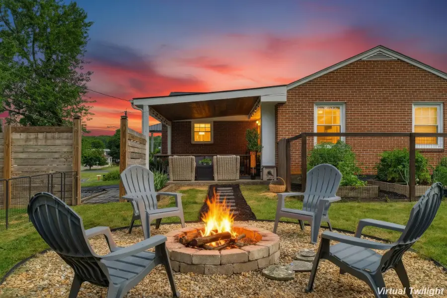 2412 Park Hill Rd, Staunton, VA 24401 - #2