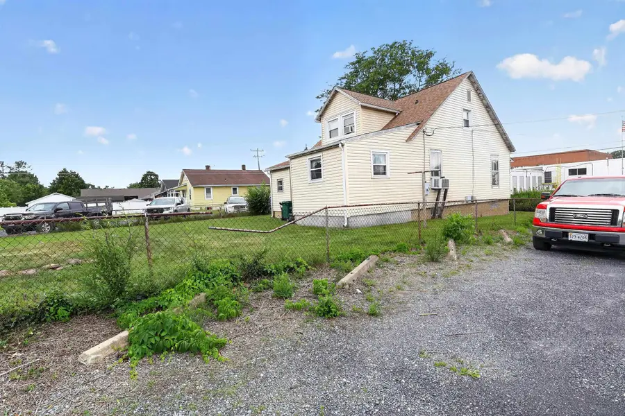 568 Charlotte Ave N, Waynesboro, VA 22980 - #3