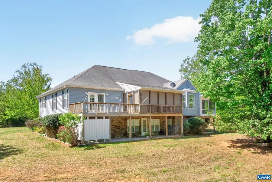 102 Happy Valley Rd, Keswick, VA 22947 - #3