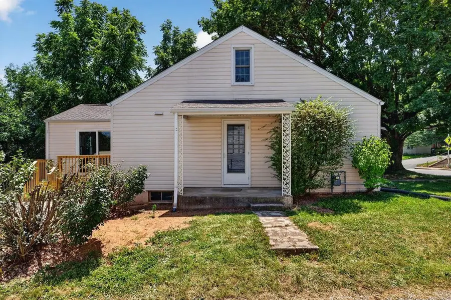 303 Grubert Ave, Staunton, VA 24401 - #3