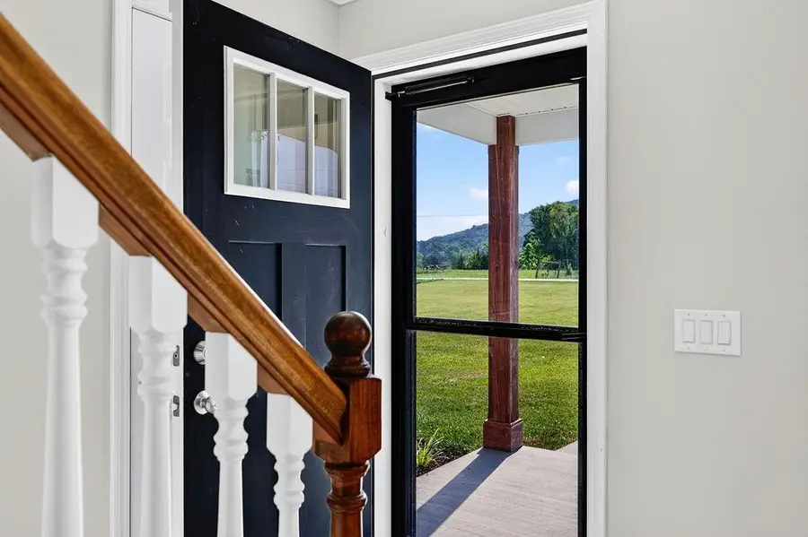 324 Battlefield Rd, Crimora, VA 24431 - #2