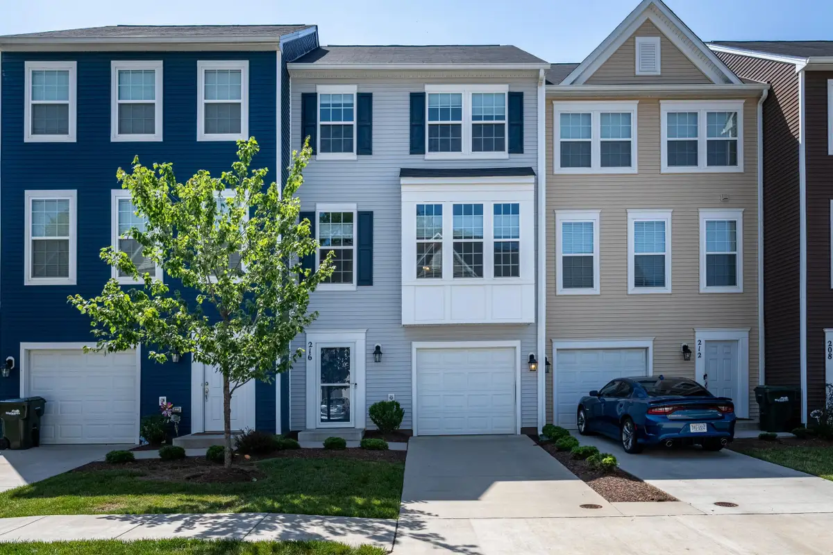 216 Willowshire Ct, Waynesboro, VA 22980 - #1