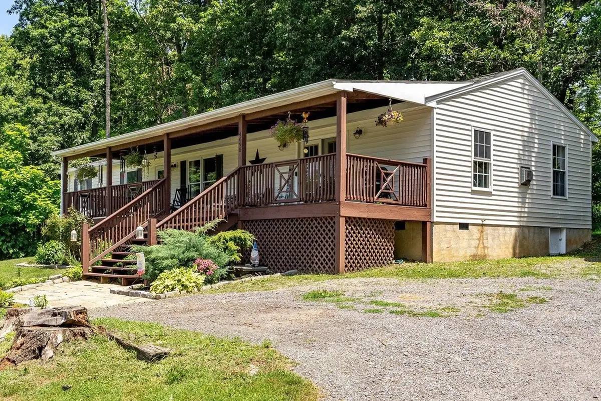 4695 East Side Hwy, Grottoes, VA 24441 - #1