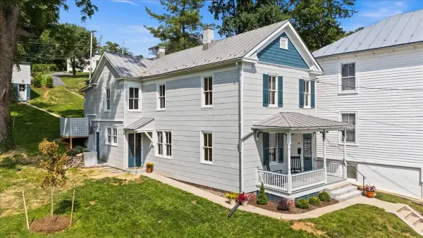 939 & 941 Beverley St W, Staunton, VA 24401