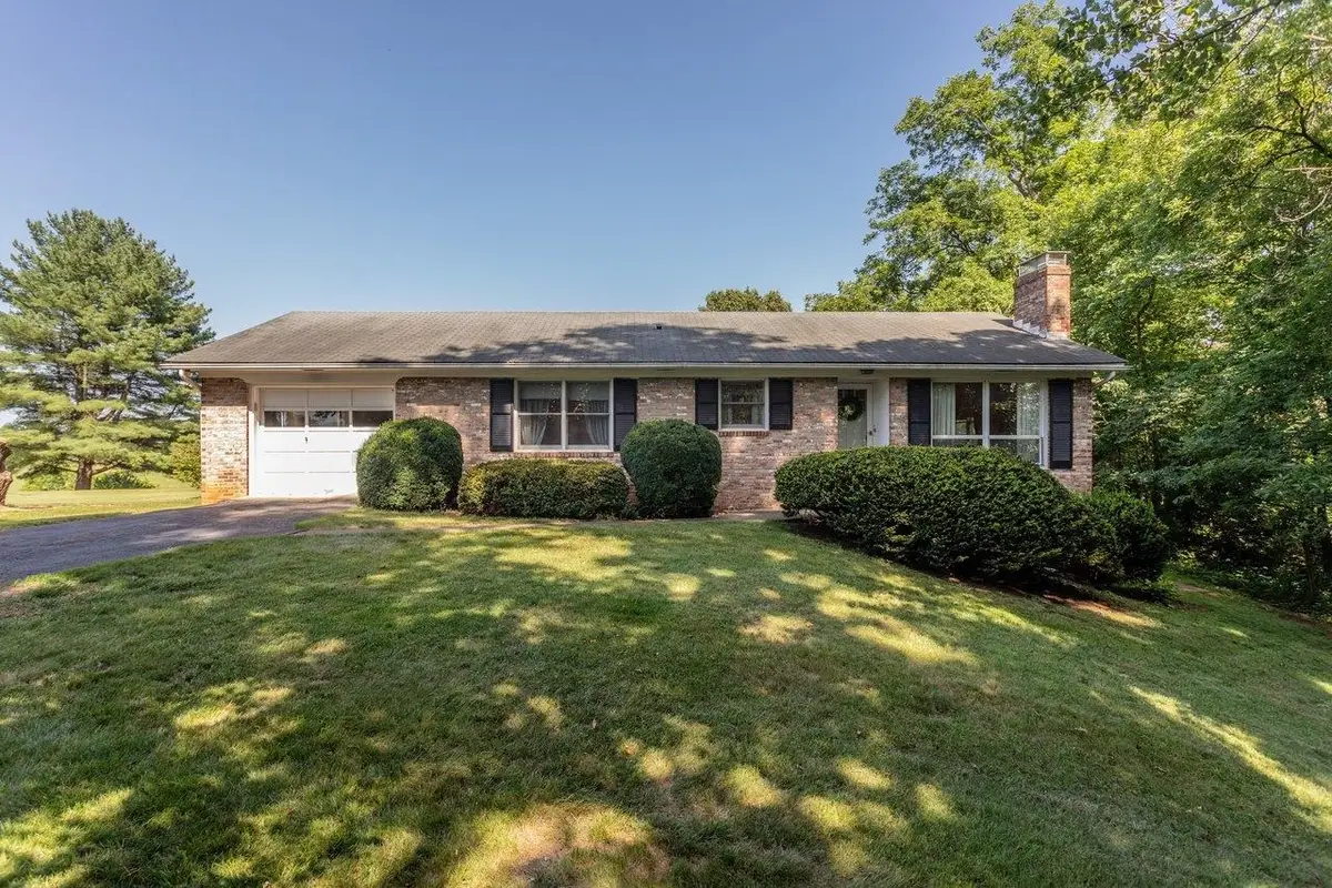 6765 Vista Heights Rd, Bridgewater, VA 22812 - #1