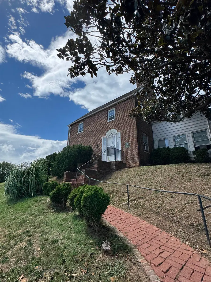 249 Sycamore St, Staunton, VA 24401 - #3