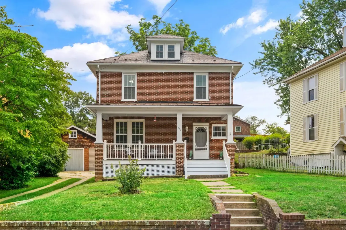 224 Florence Ave, Waynesboro, VA 22980 - #1