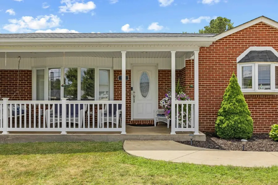 14 Featherstone Dr, Lyndhurst, VA 22952 - #3