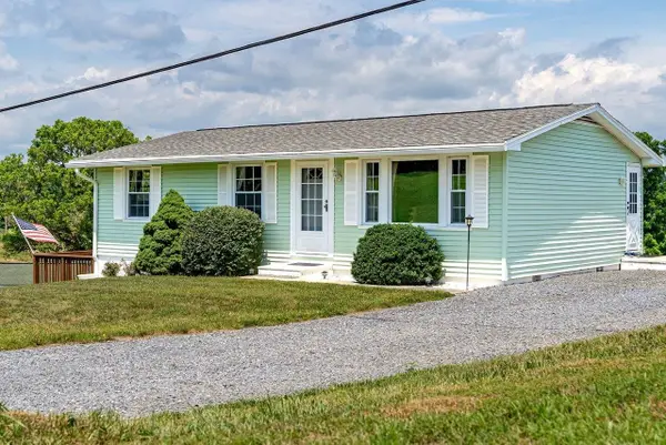 2627 Minie Ball Ln, Keezletown, VA 22832