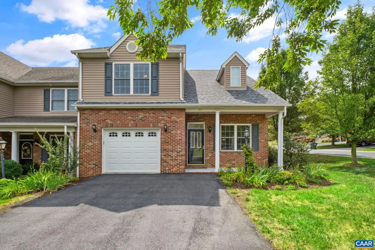 26 Park View Dr E, Staunton, VA 24401 - #1