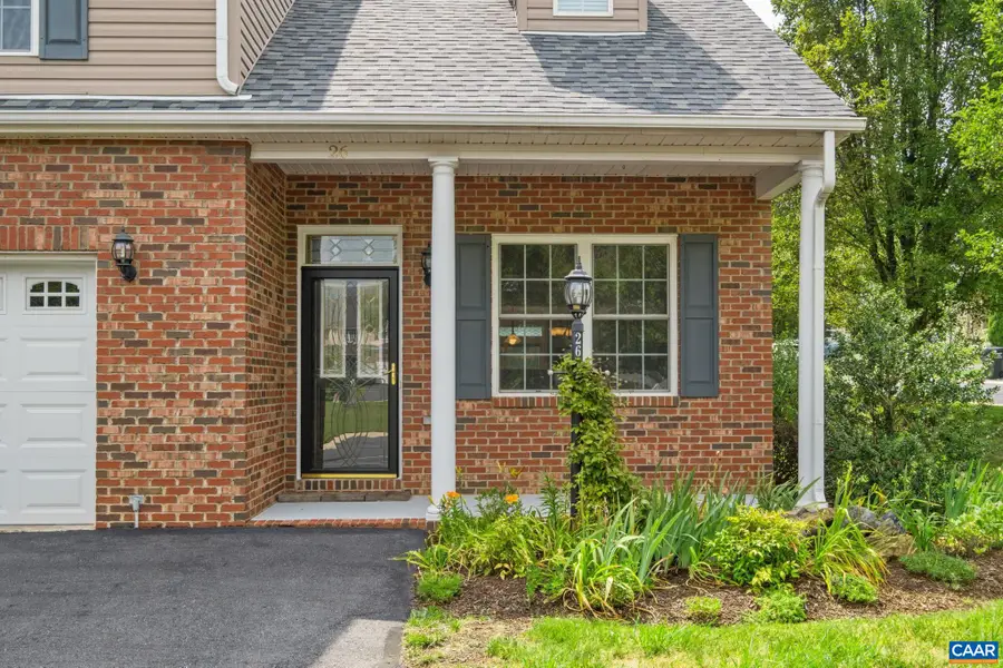 26 Park View Dr E, Staunton, VA 24401 - #3