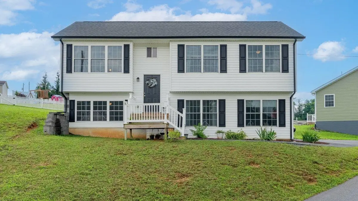 235 Locustdale Loop, Shenandoah, VA 22849 - #1