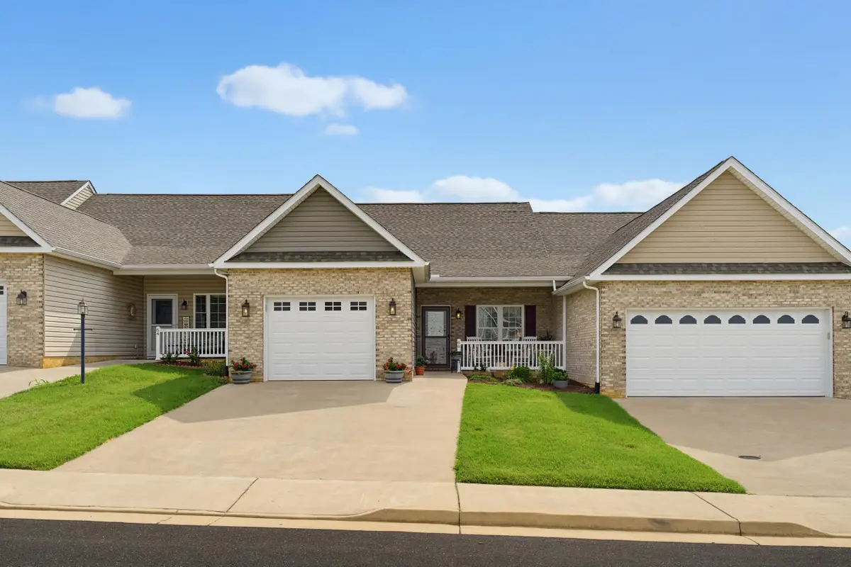 66 Brown Stone Dr, Stuarts Draft, VA 24477 - #1