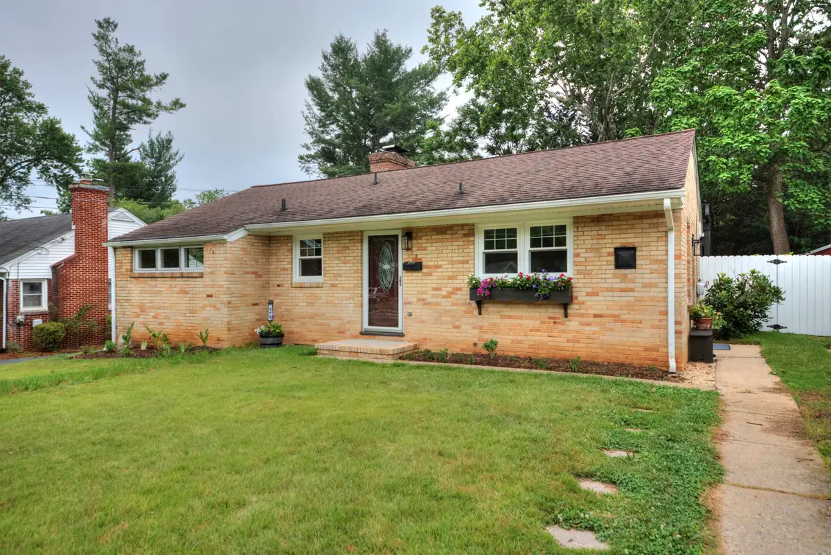 918 Jefferson Ave, Waynesboro, VA 22980 - #1