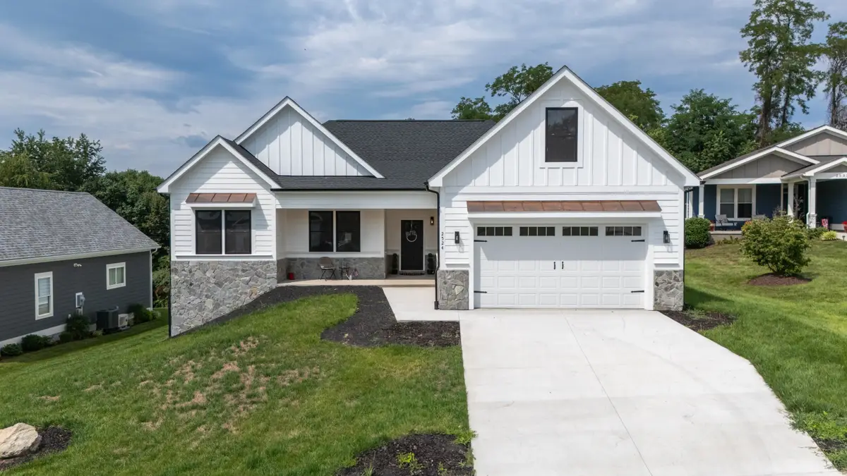 2524 Belvue Rd, Waynesboro, VA 22980 - #1