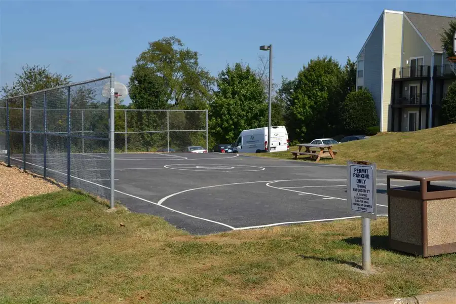 1372 Hunters Rd, Harrisonburg, VA 22801 - #2