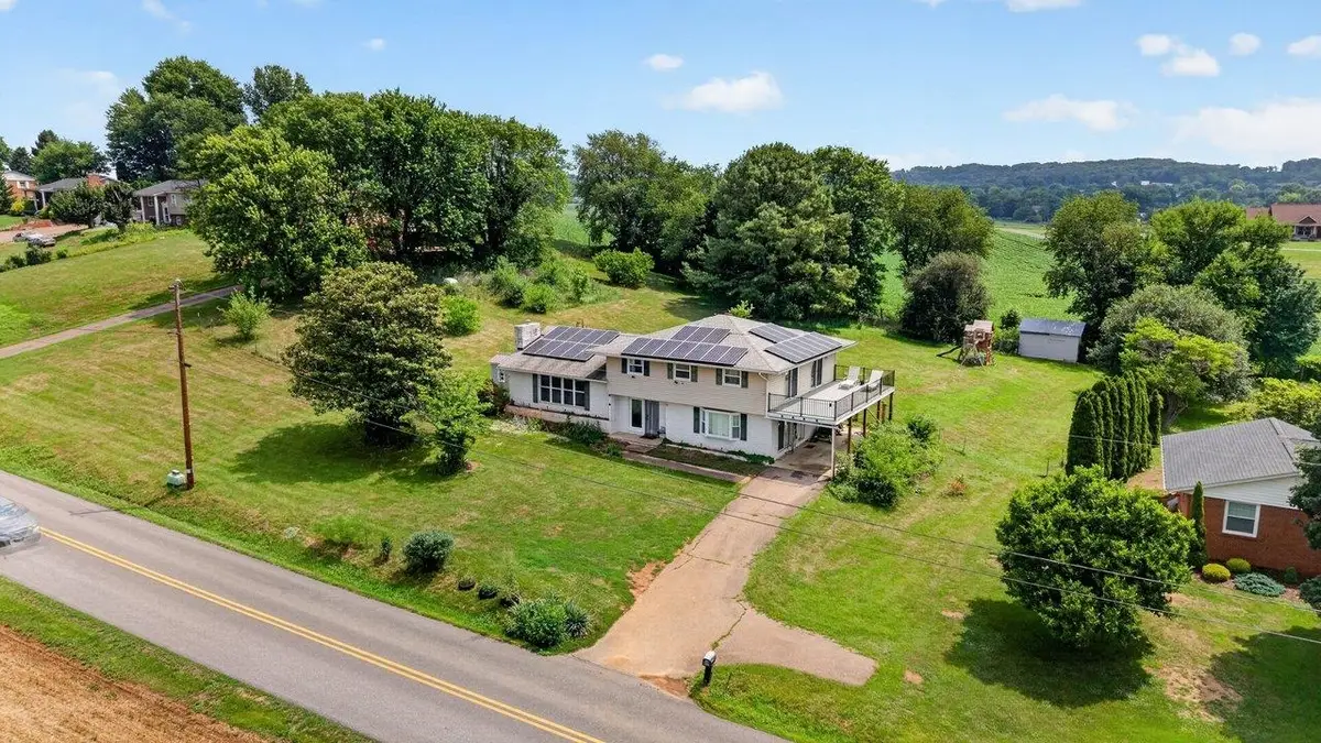 639 Silver Lake Rd, Dayton, VA 22821 - #1