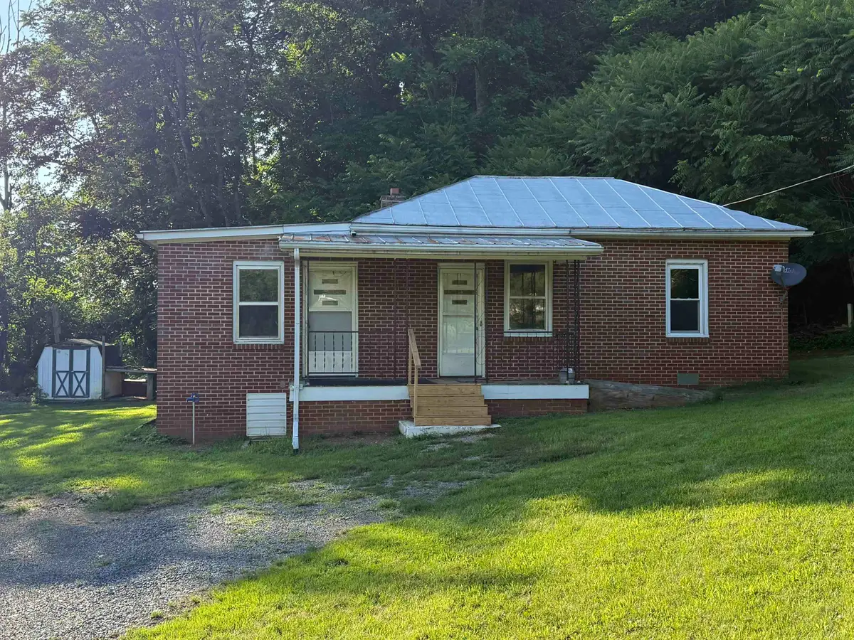 8760 Brocks Gap Rd, Broadway, VA 22815 - #1