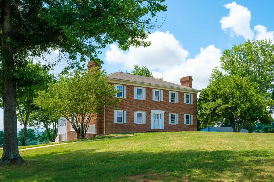 1370 Middlebrook Rd, Staunton, VA 24401 - #3