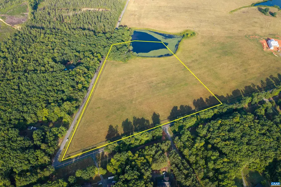 17 Rolling Rd S, Scottsville, VA 24590 - #3
