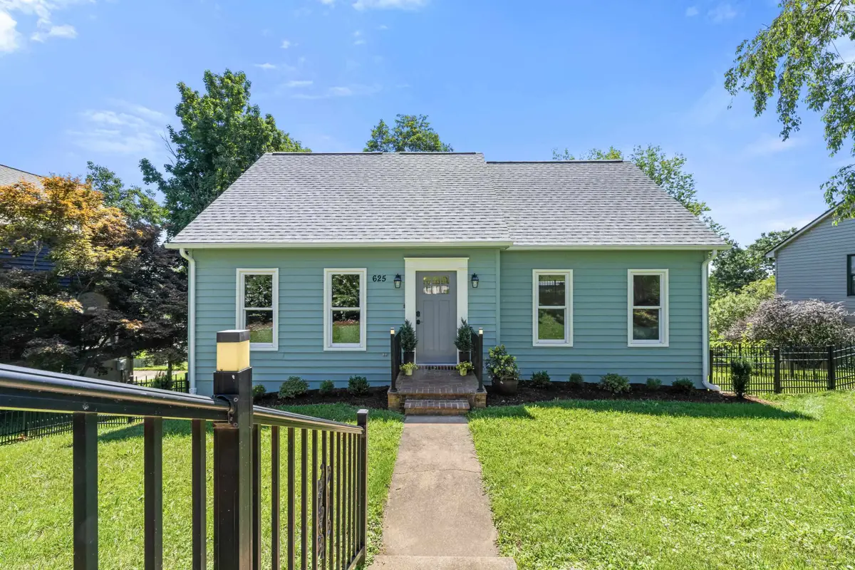 625 Essex Dr, Staunton, VA 24401 - #1