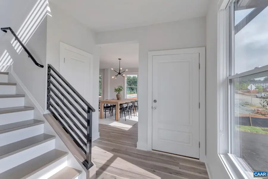35 Bethune St, Scottsville, VA 24590 - #2