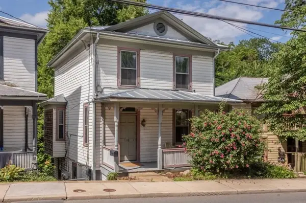 940 Beverley St W, Staunton, VA 24401