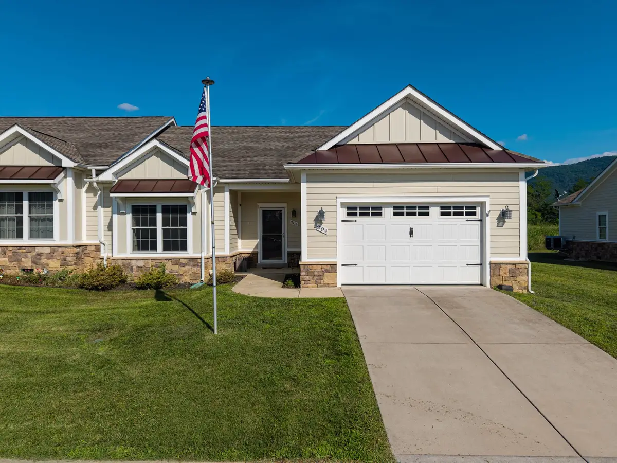 204 Grafton Ct, Edinburg, VA 22824 - #1