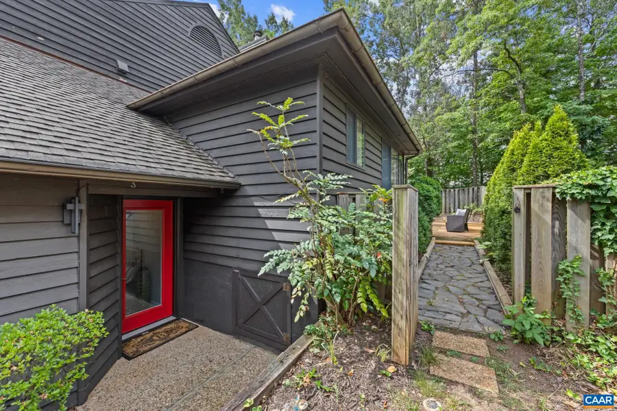 101 Blithe Ct, Charlottesville, VA 22901 - #3