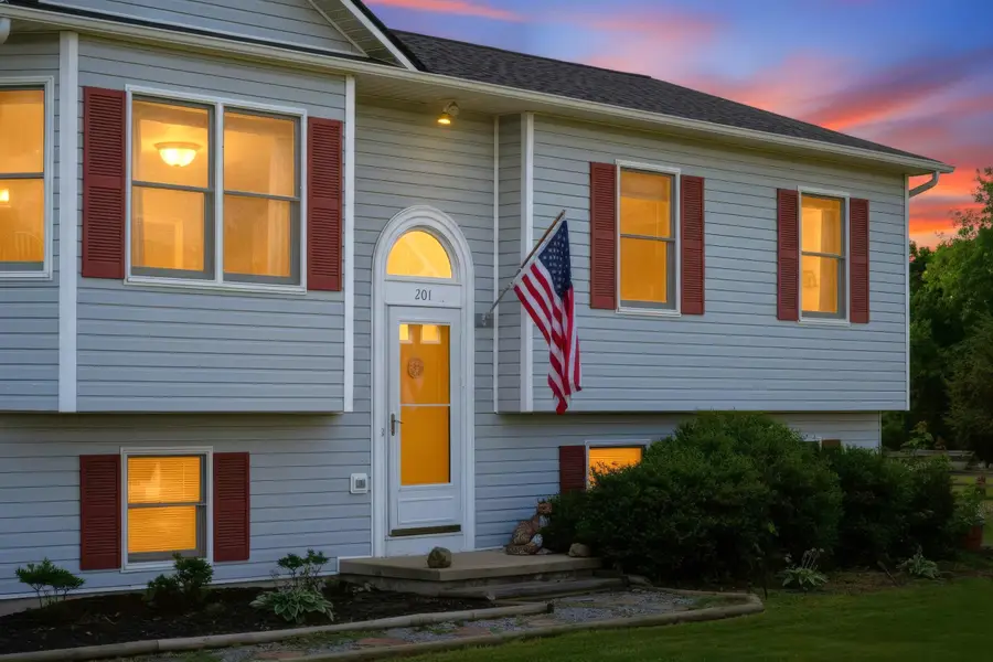 201 Stull Run Ln, Grottoes, VA 24441 - #2