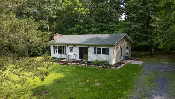 1077 Fleming Park Rd, Mt Jackson, VA 22842
