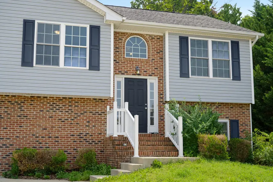 85 Lofty Cir, Stuarts Draft, VA 24477 - #3