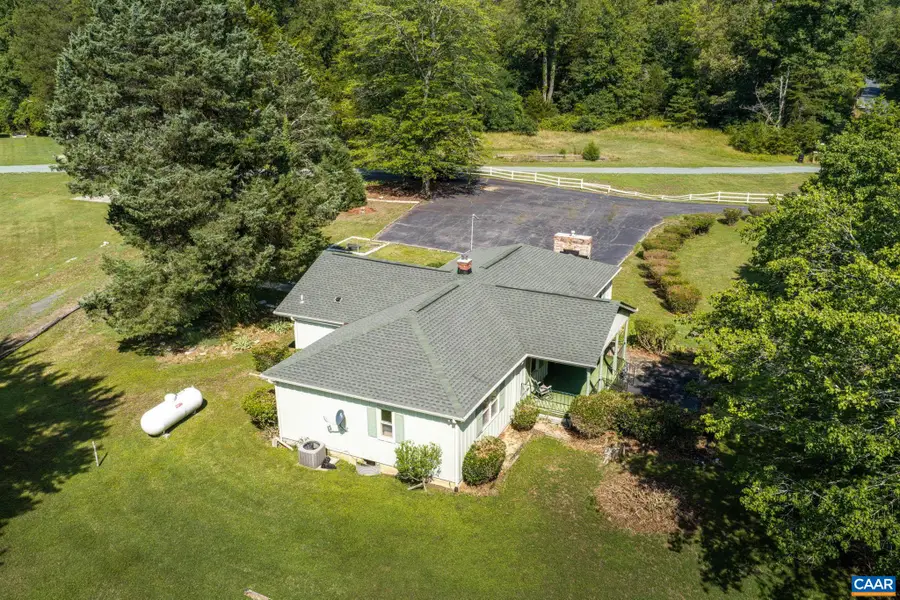 572 Maxfield Rd, Keswick, VA 22947 - #2