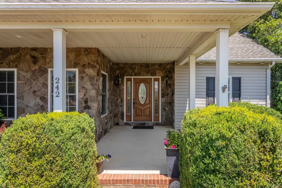 242 Kensington Dr, Elkton, VA 22827 - #2