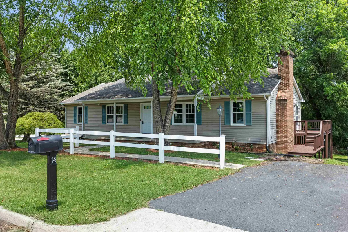 14 Loch Dr, Staunton, VA 24401 - #1